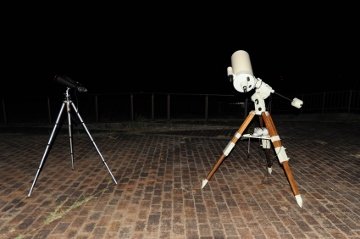 イクメンクラブを待つ１８ｃｍ反射望遠鏡