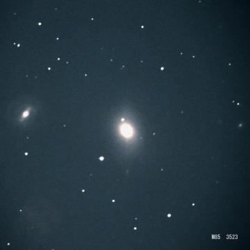 M８５　かみのけ座　銀河