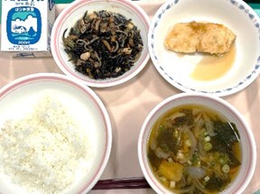 給食メニュー