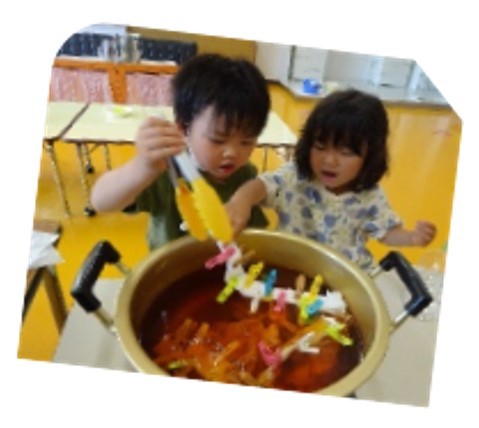 鍋の中でゆらゆら～